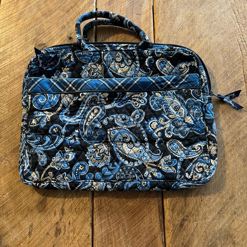 Vera Bradley NWOT Windsor Navy quilted paisley and plaid laptop carrying bag